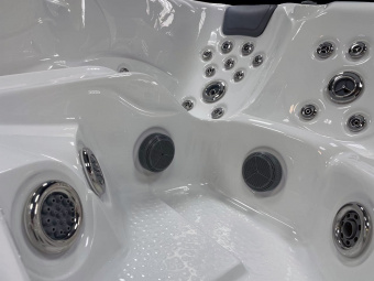 Спа-Бассейн джакузи AQUAMASTER SPA Siber